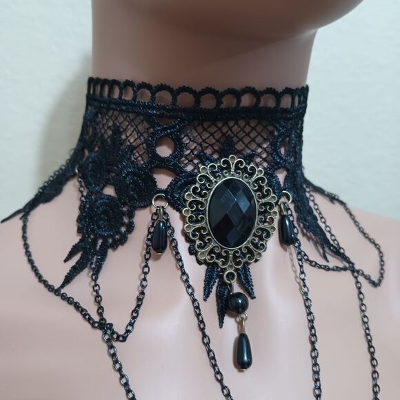 Gothic Black Lace Choker Necklace - Picture 2 of 9